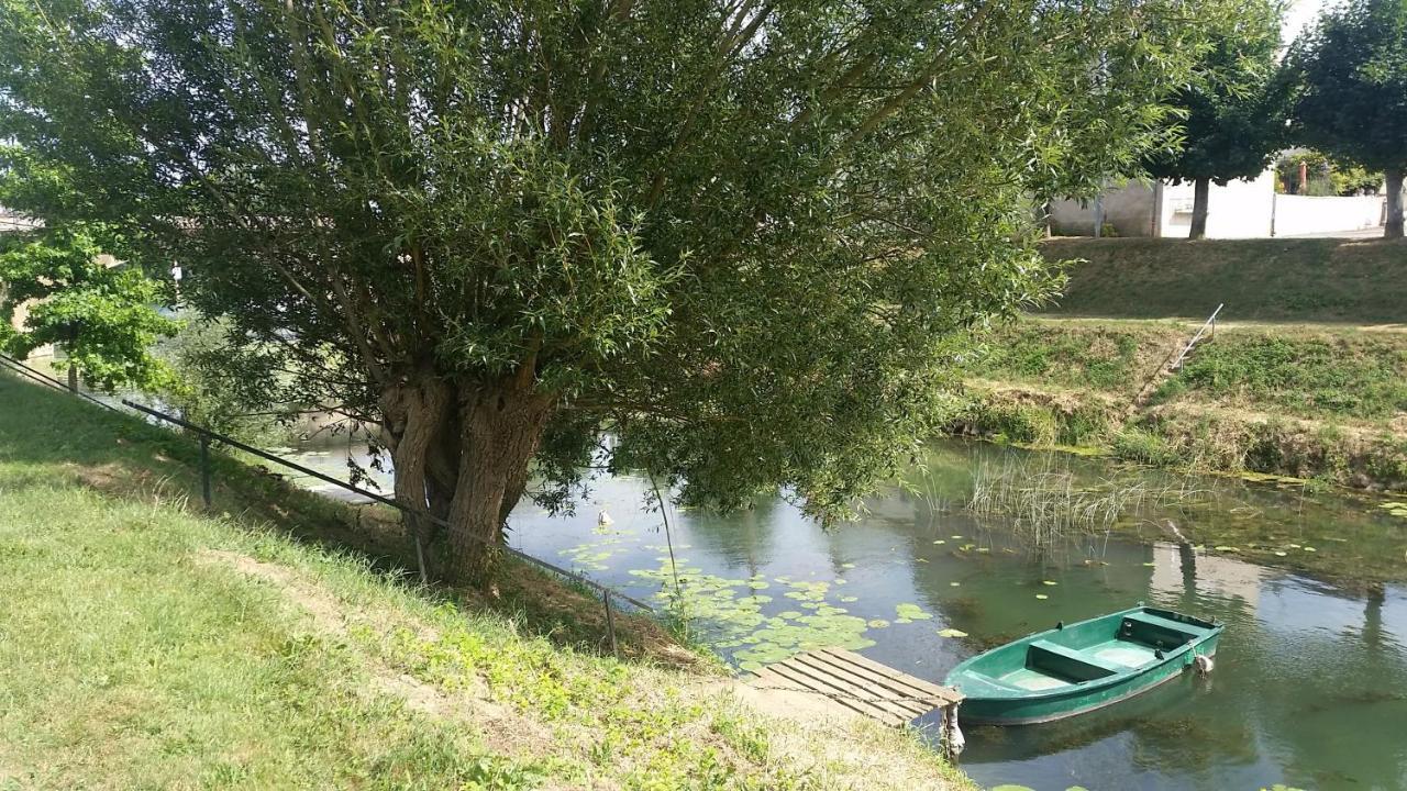 Verdun-sur-le-Doubs Doubs Sejour - Maison De Vacancesヴィラ エクステリア 写真